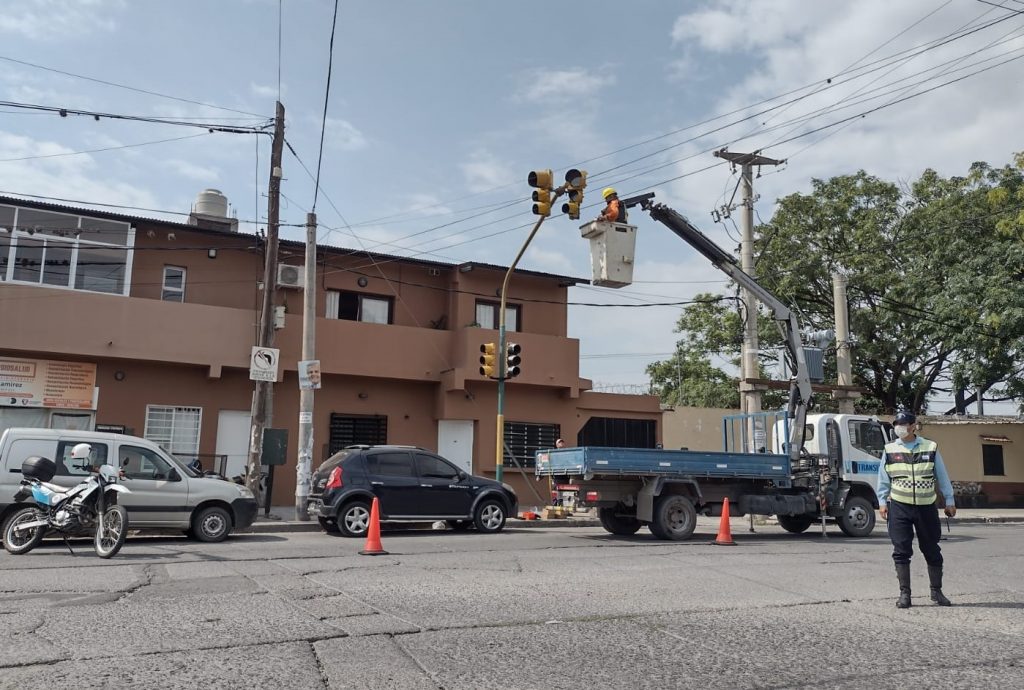 El municipio continúa con el recambio de luces halógenas por Led en