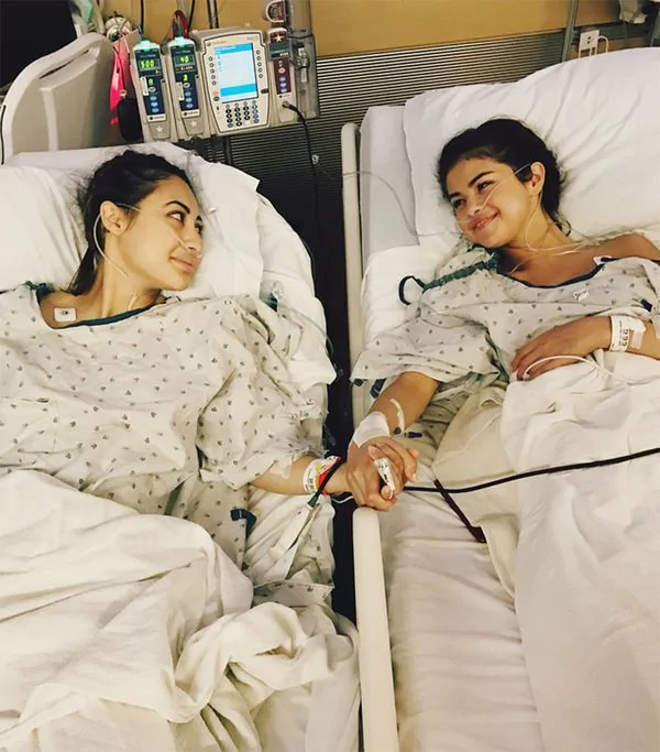 Selena Gomez se sometió a un trasplante de riñon