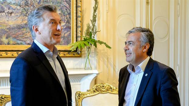 Macri le dijo a Cornejo que dará marcha atrás con el impuesto al vino