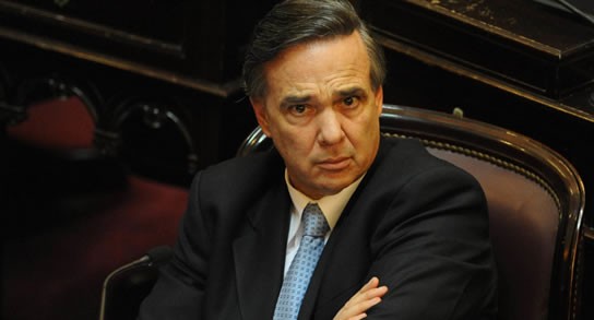 Miguel Ángel Pichetto advirtió al Gobierno que la reforma previsional «no va a salir» como desea el FMI