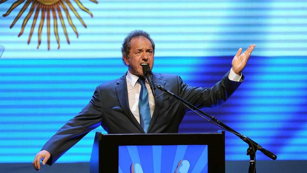Scioli: «voy a ser precandidato a presidente al servicio de todos los argentinos»