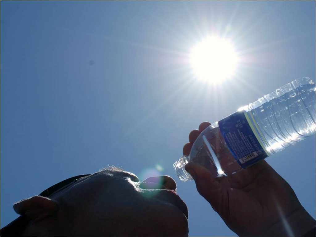 La importancia de la hidratación para evitar el golpe de calor