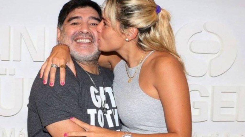 El documento que revela la millonaria cifra que Diego Maradona le donó a Rocío Oliva