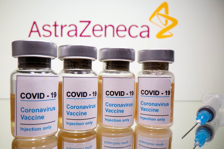 Reino Unido inicia campaña de inoculación con la vacuna de AstraZeneca