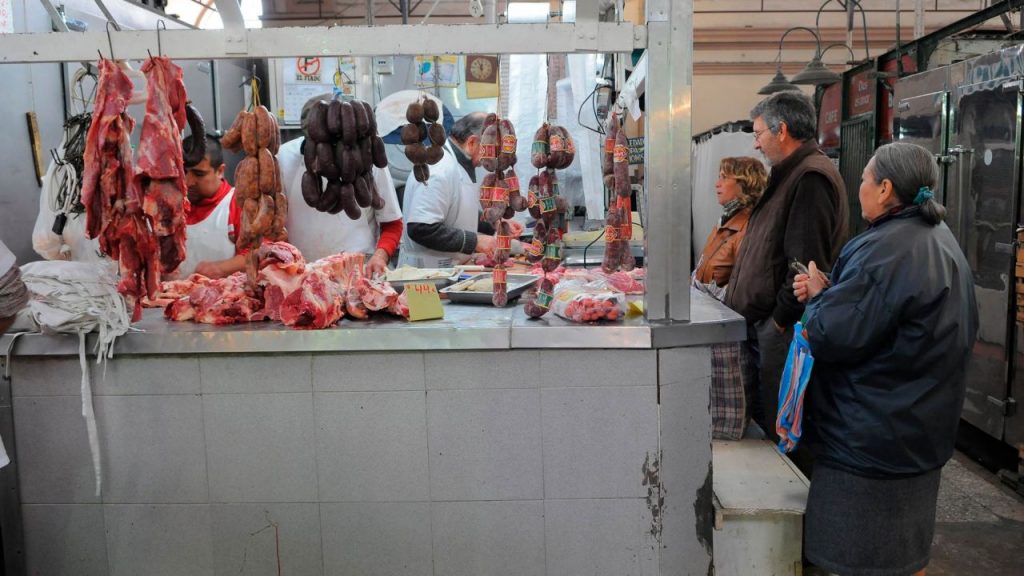 Naftas y carnes suman presión a la inflación que cerrará el año en torno a 37%