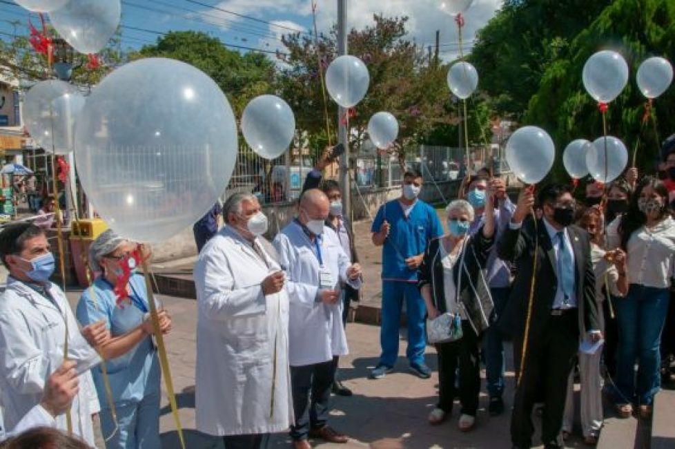 Homenajearon a los siete profesionales que dieron su vida por el Covid-19