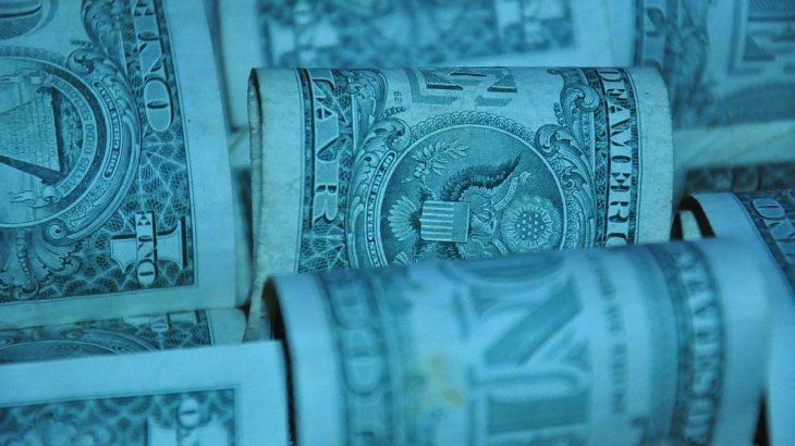 Dólar blue hoy: a cuánto bajó