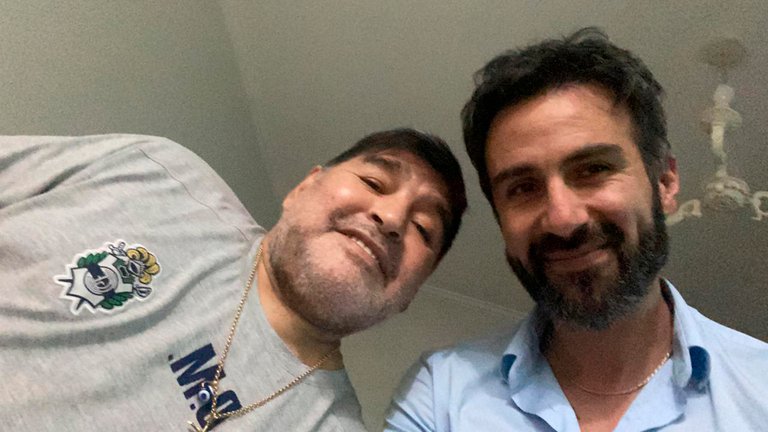 Allanan la casa y el consultorio del médico Leopoldo Luque por la muerte de Diego Maradona: la fiscalía sospecha un homicidio culposo