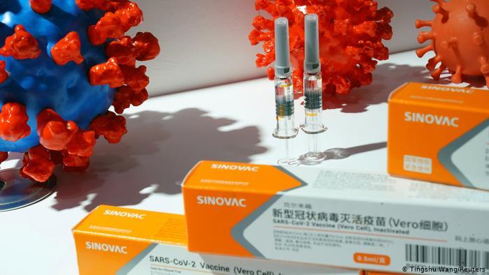 Coronavirus en Brasil: suspenden las pruebas de la vacuna china por un «evento adverso grave»
