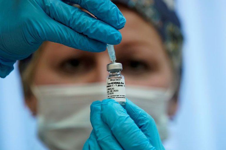 Rusia anunció que la vacuna Sputnik V tuvo un 92% de eficacia en las primeras pruebas de la fase tres