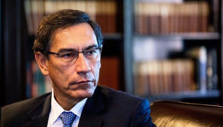 El Congreso de Perú aprobó la destitución del presidente Martín Vizcarra por “incapacidad moral”