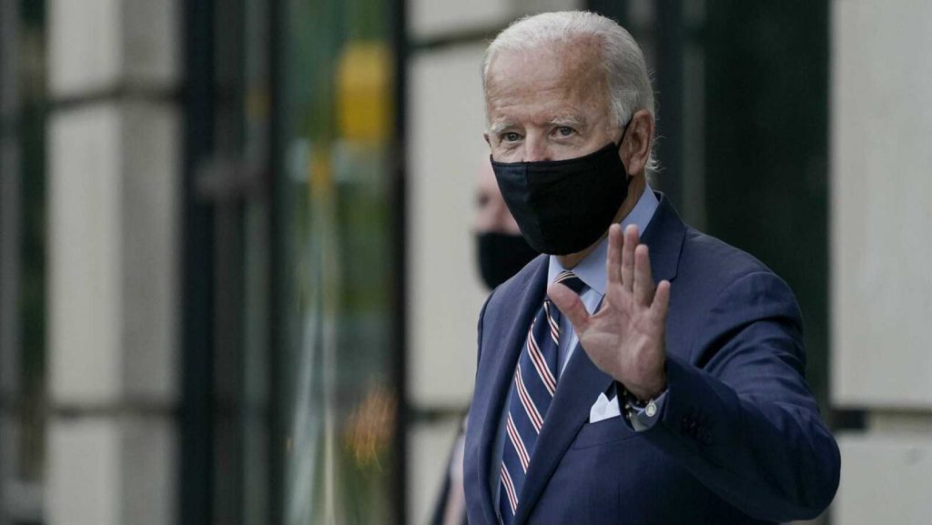 Biden pedirá a los estadounidenses que lleven la mascarilla durante cien días