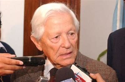 Decretan duelo provincial por la muerte del exgobernador Ulloa