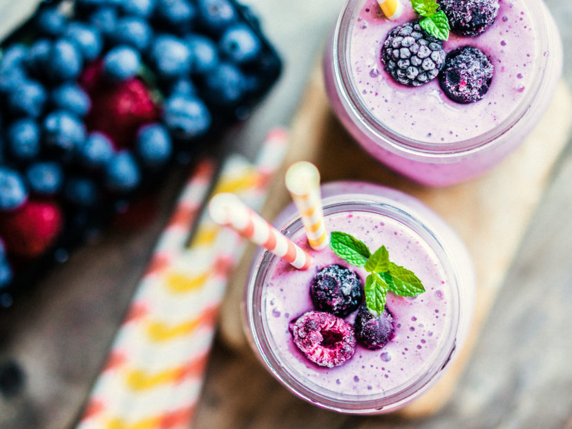 Postre fit súper refrescante: Espuma de arándanos y queso light