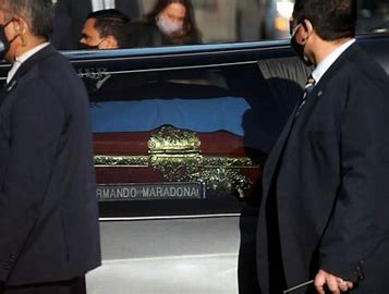 Gianinna Maradona habló de las fotos de Diego muerto: «Por dejarlo un rato solo salieron esas imágenes horribles»