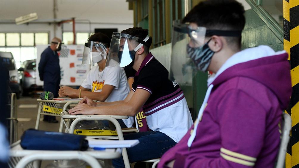 El Gobierno estima que en febrero se podrá comenzar a vacunar al personal docente