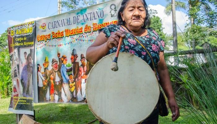 El Diablo alegre del Carnaval se desentierra en lo de María Reynaga