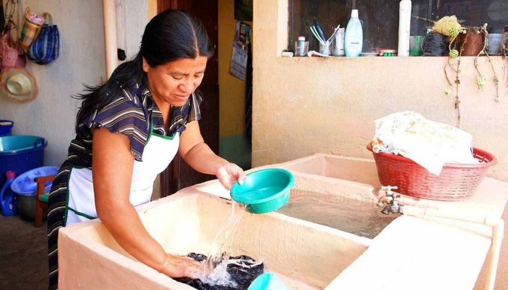 Empleadas de casas particulares, afectadas por la restricción horaria de los colectivos