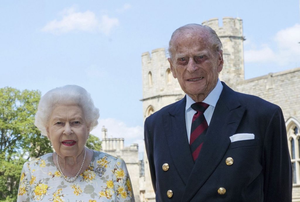 Hospitalizan en Londres al príncipe Felipe, marido de la reina Isabel II