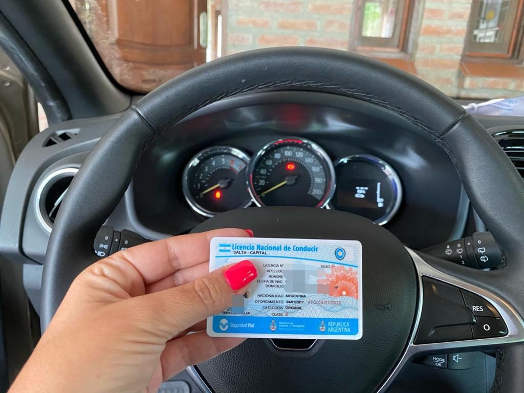 Golpe al bolsillo : aumentaron los precios de las licencias de conducir en Salta