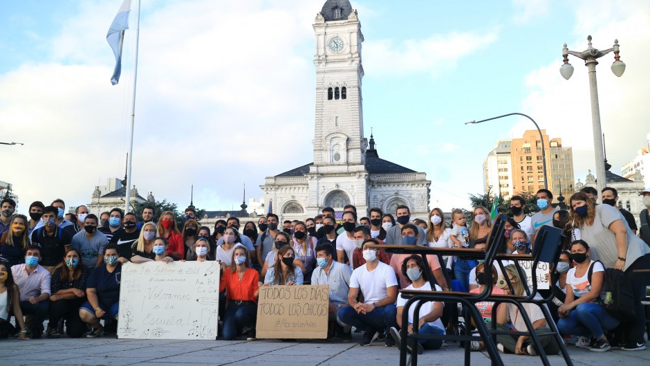 Con una jornada en más 120 ciudades, Cambiemos quiere convertirse en el garante de las clases presenciales