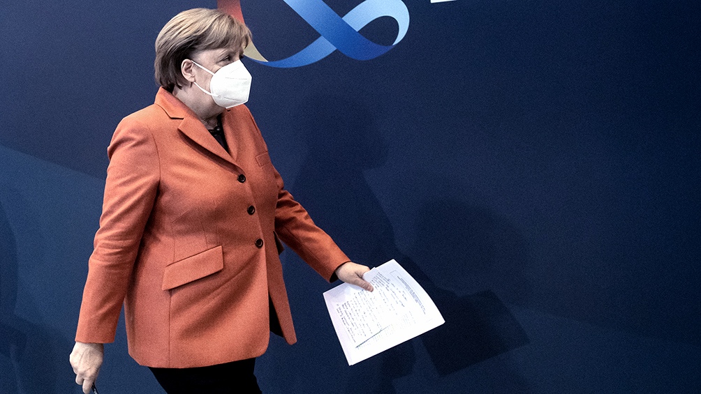Alemania espera vacunar a toda su población, y Austria y Dinamarca reanudan clases presenciales