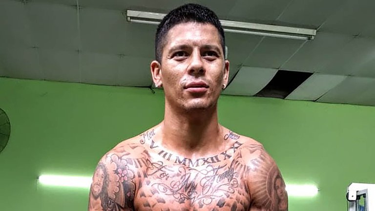 Día clave para Marcos Rojo: esperan que se haga la revisión médica antes de firmar su contrato con Boca