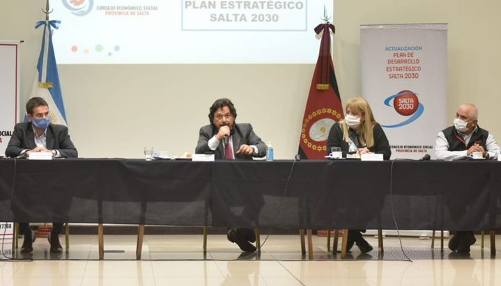 Con la presencia de Sáenz, sesiona el Consejo Económico