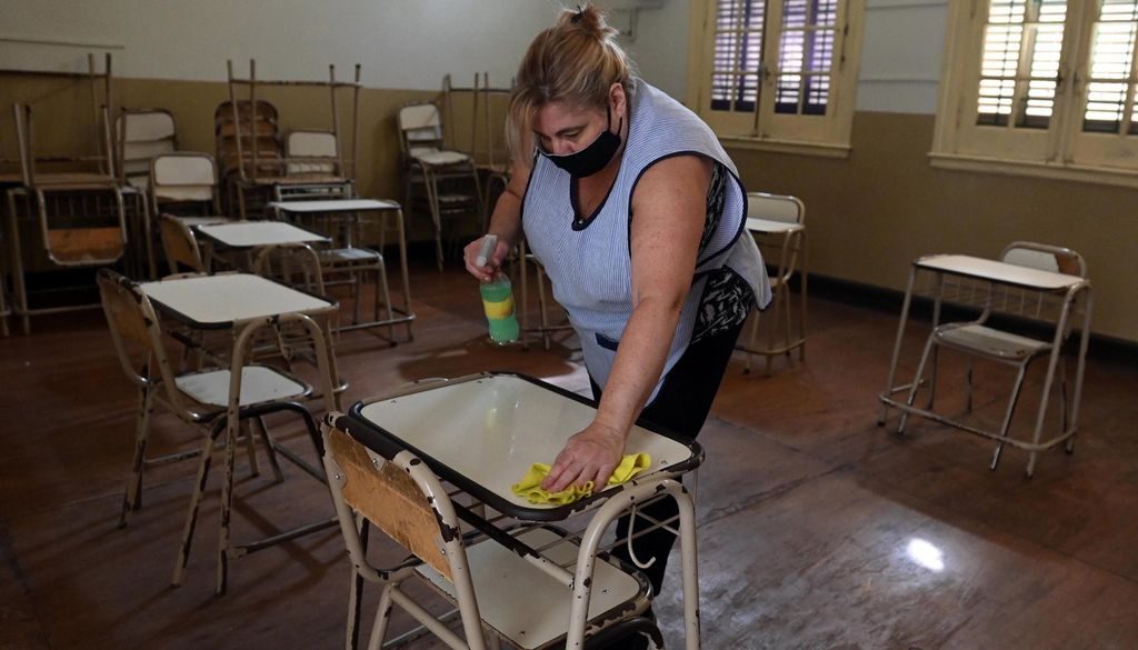 Especialistas coinciden en la importancia de volver a las aulas