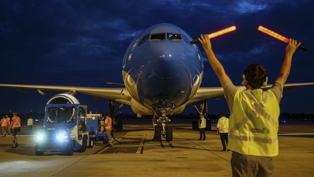 Aerolíneas Argentinas anunció un recorte de 1.500 empleados