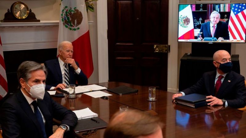 Biden asegura que quiere «ver a México como un igual» en su primer encuentro virtual con López Obrador