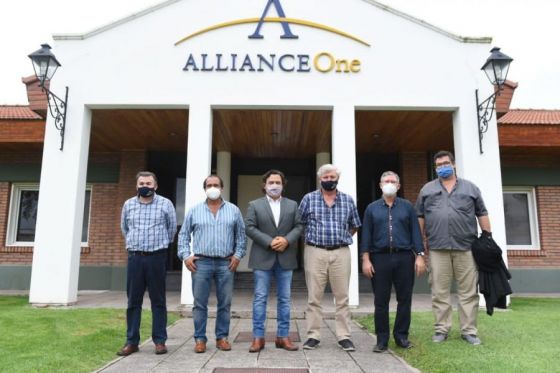 Sáenz logró que Alliance One se sume al acuerdo de incrementar el 50% el precio del tabaco