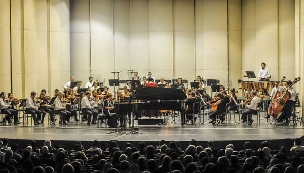 Un listón de madera cayó sobre un músico en plena función de la Orquesta