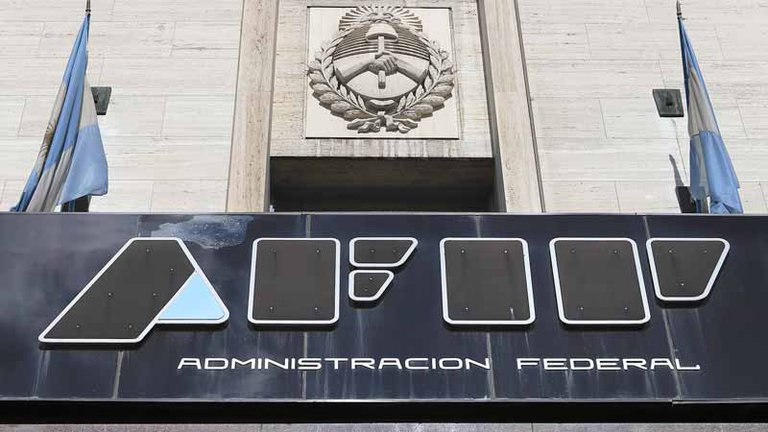 Recaudación: en junio los ingresos del IVA y Ganancias bajaron 19,5% real