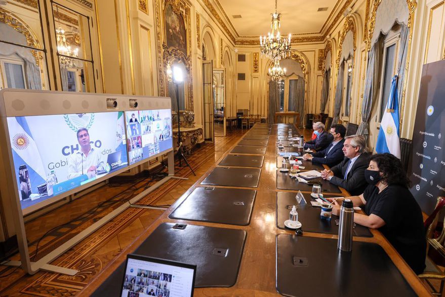 Alberto Fernández les pidió a los gobernadores “garantizar” que baje la circulación