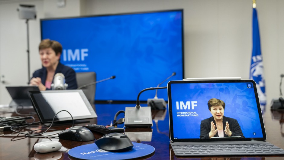 Los USD 4350 millones del FMI van a llegar recién en agosto