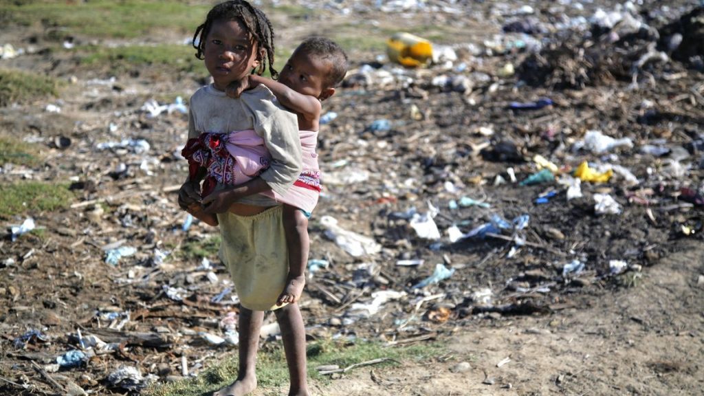 Dos mil muertos por día, pobreza, inflación y sin vacunas: Brasil se hunde en la pandemia de coronavirus