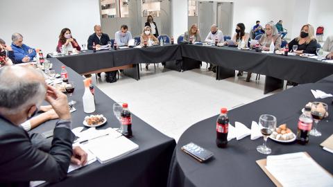 Ediles y funcionarios compartieron ayer una reunión de trabajo