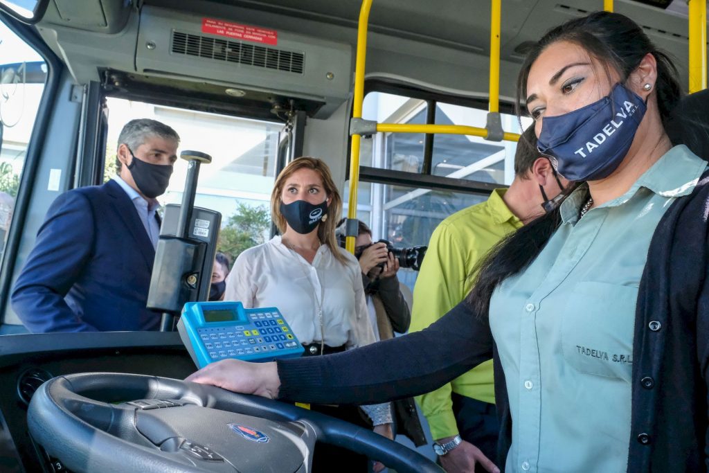 Prueban colectivo a GNC con el que se ahorraría un 40% del costo