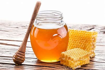 Miel de abeja: 10 beneficios y propiedades de este alimento