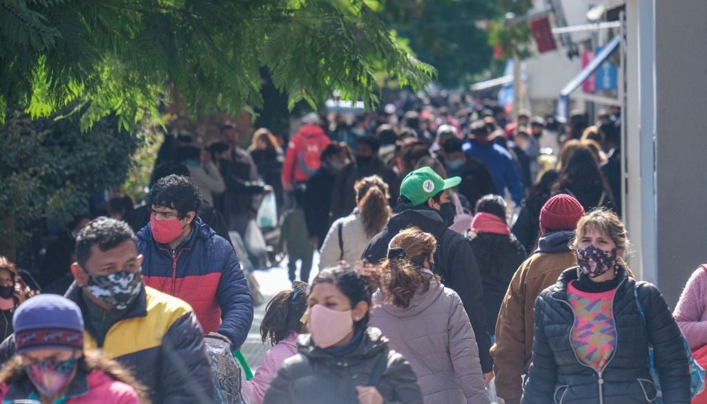 Salta entró en «amesetamiento alto» de contagios y aumentó el promedio de muertes por día