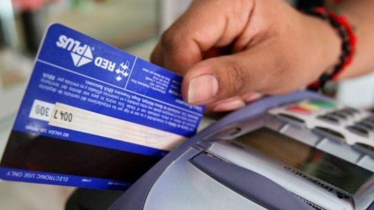 Para jubilados y AUH: aumentan el monto del reintegro para los consumos con tarjeta de débito