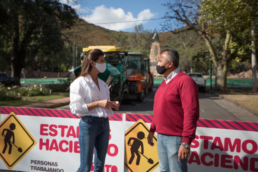 Bettina Romero recorrió las tareas de mejora de puntos históricos de la ciudad