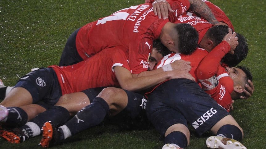 Independiente, único puntero… once años después