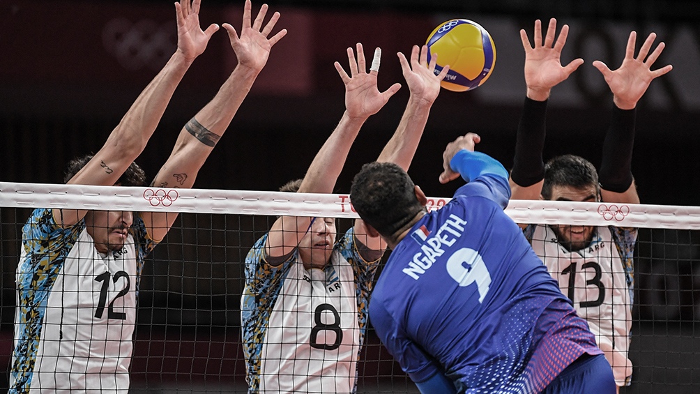 Argentina perdió ante Francia en las semifinales y y disputará el partido por la medalla de bronce