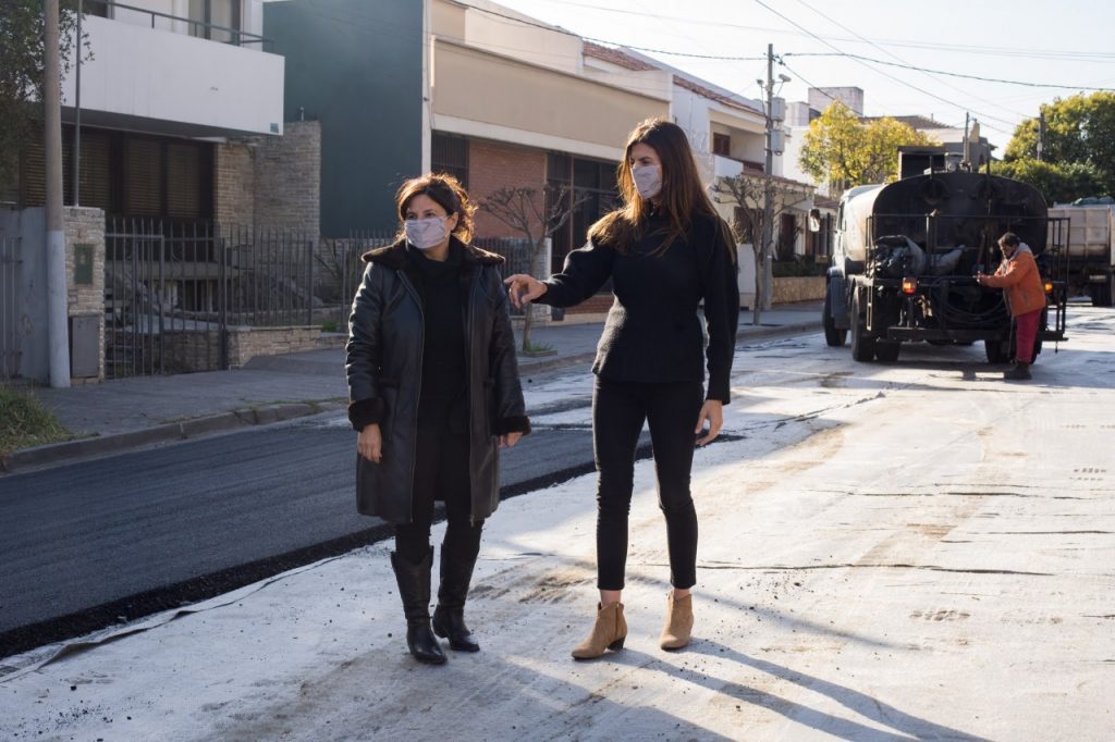Continúa la repavimentación de avenida Uruguay