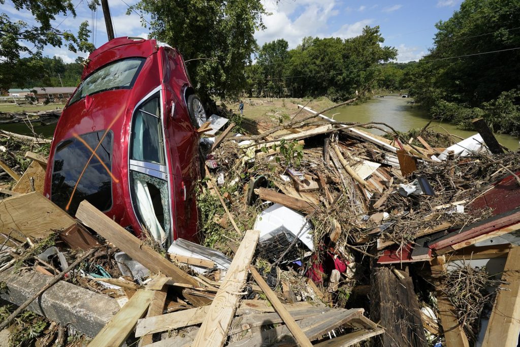 Al menos 22 muertos y 17 desaparecidos por las inundaciones en Tennessee
