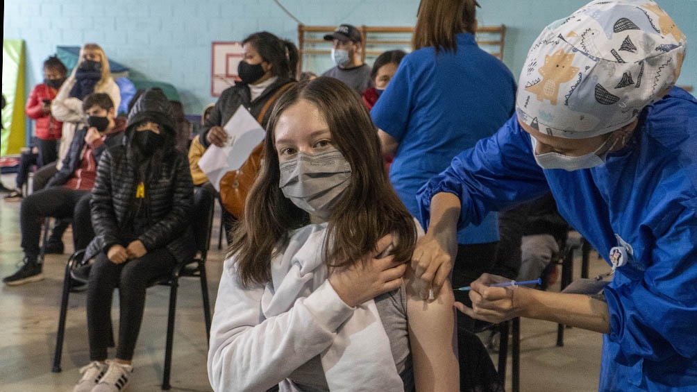 El Gobierno provincial busca que la comunidad educativa complete su esquema de vacunación antes de marzo