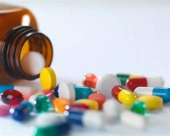 El Gobierno avanza en un acuerdo con los laboratorios para congelar los precios de los medicamentos hasta el 7 de enero