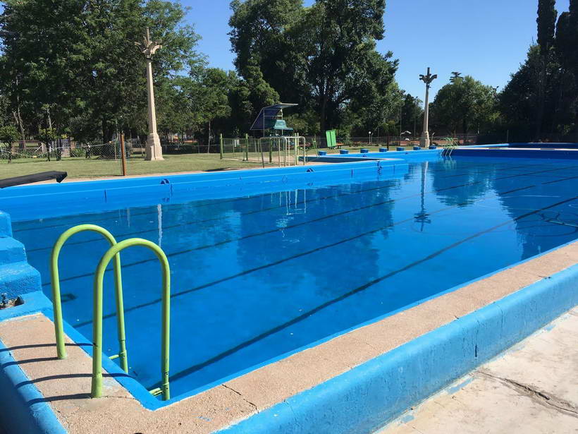 Temporada de verano 21/22: quedó inaugurada la 1ª pileta municipal en el complejo Nicolás Vitale